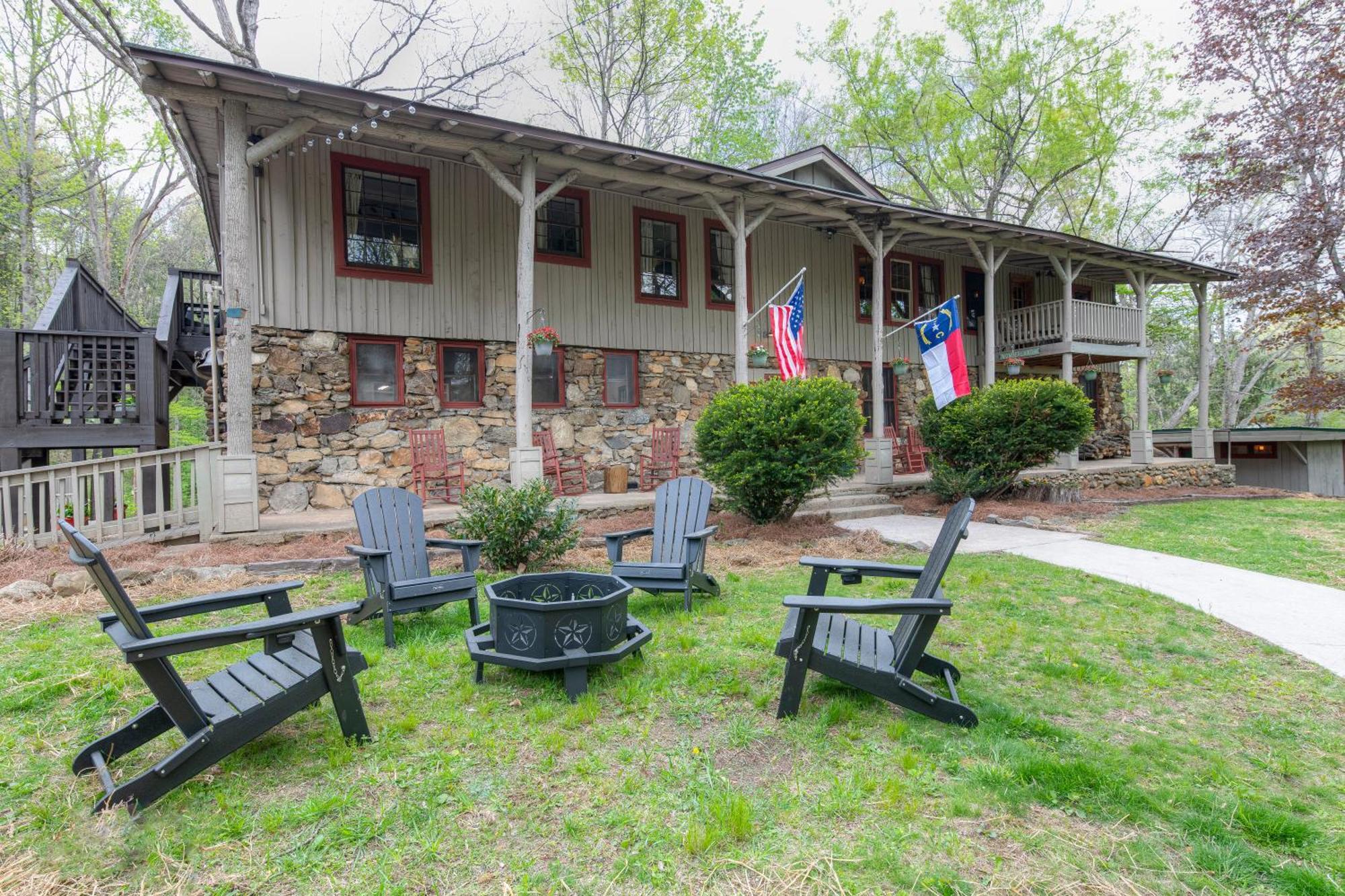 The Furry Lodge Double Ste 2&3 Waynesville Extérieur photo